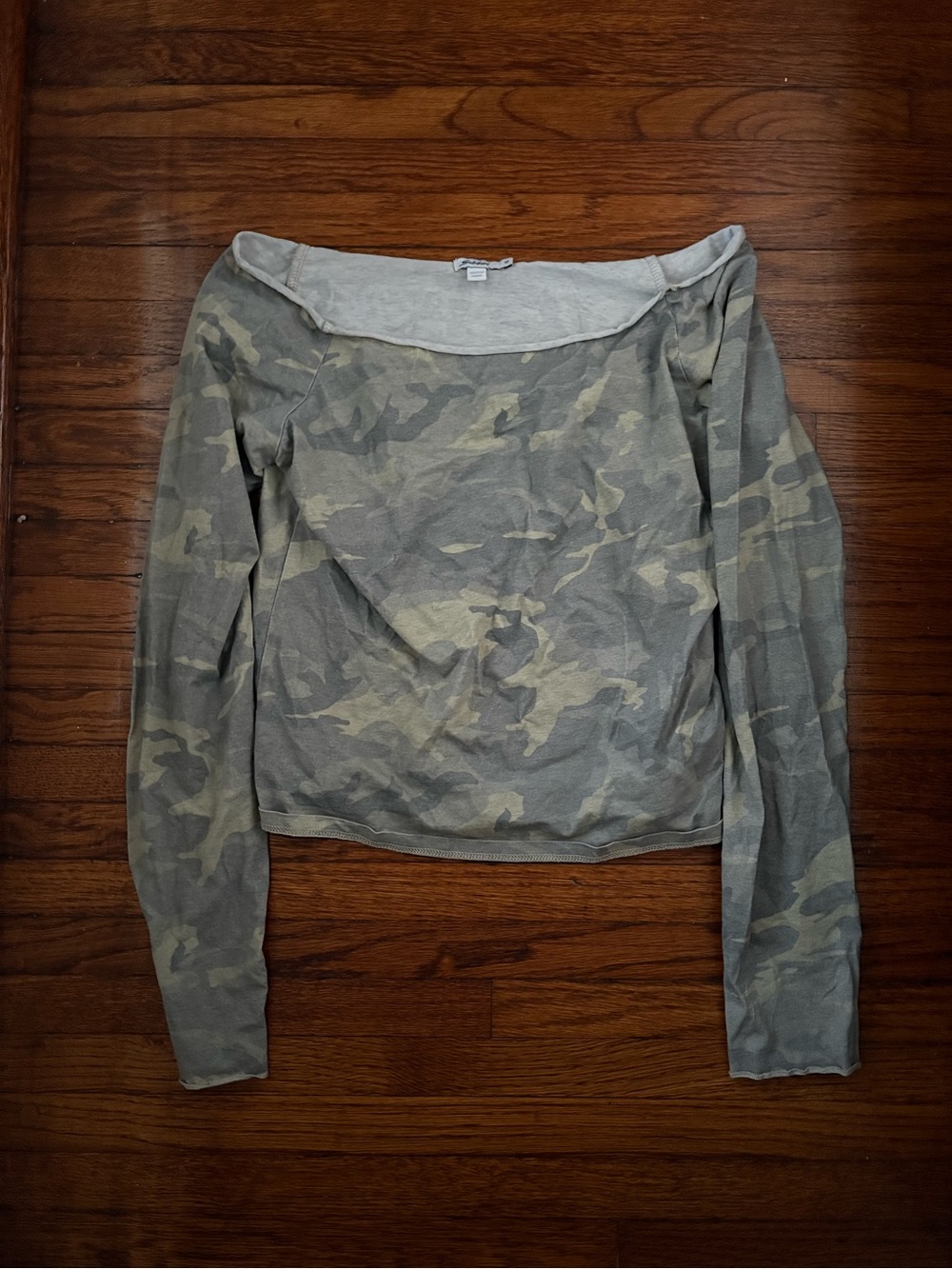 Camo Off-Shoulder Long Sleeve Top - Olive Green